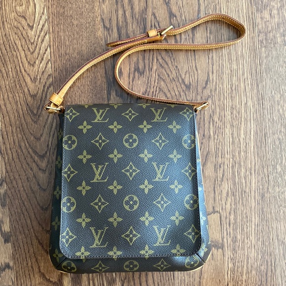 Louis Vuitton Handbags - Louis Vuitton Musette Salsa